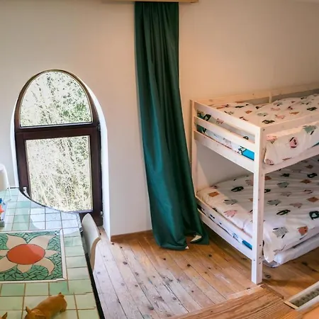 La Chapelle De Verre, Un Lieu Unique Au Monde