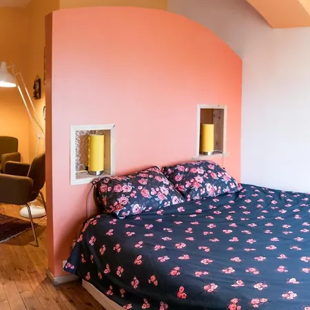 Сasa de vacaciones La Chapelle De Verre, Un Lieu Unique Au Monde Ronquieres