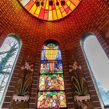La Chapelle De Verre, Un Lieu Unique Au Monde Holiday home