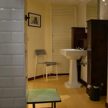 Сasa de vacaciones La Chapelle De Verre, Un Lieu Unique Au Monde Ronquieres