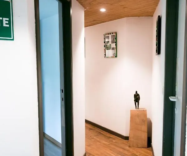 La Chapelle De Verre, Un Lieu Unique Au Monde Ronquieres