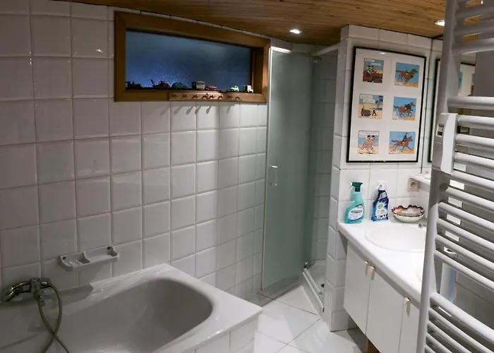 La Chapelle De Verre, Un Lieu Unique Au Monde Ferienhaus Ronquieres