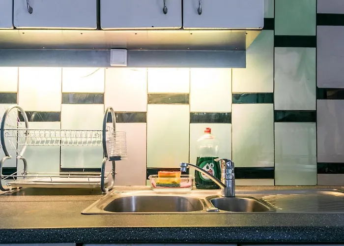 La Chapelle De Verre, Un Lieu Unique Au Monde בית נופש Ronquieres