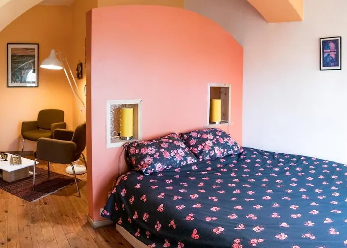 펜션 La Chapelle De Verre, Un Lieu Unique Au Monde Ronquieres