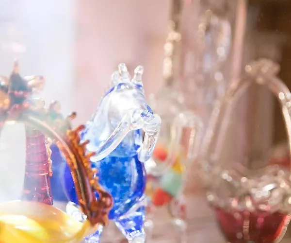 La Chapelle De Verre, Un Lieu Unique Au Monde Ronquieres