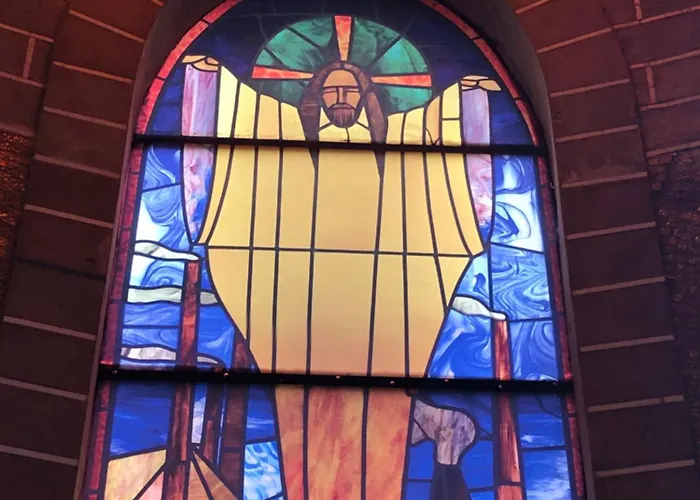 La Chapelle De Verre, Un Lieu Unique Au Monde