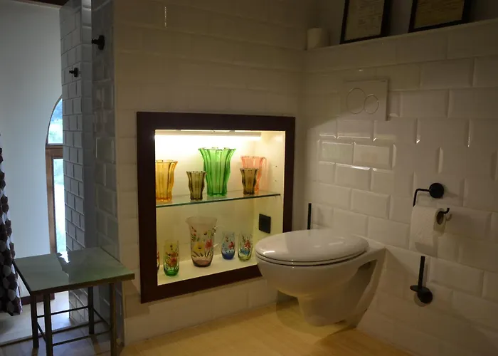 La Chapelle De Verre, Un Lieu Unique Au Monde 펜션 Ronquieres