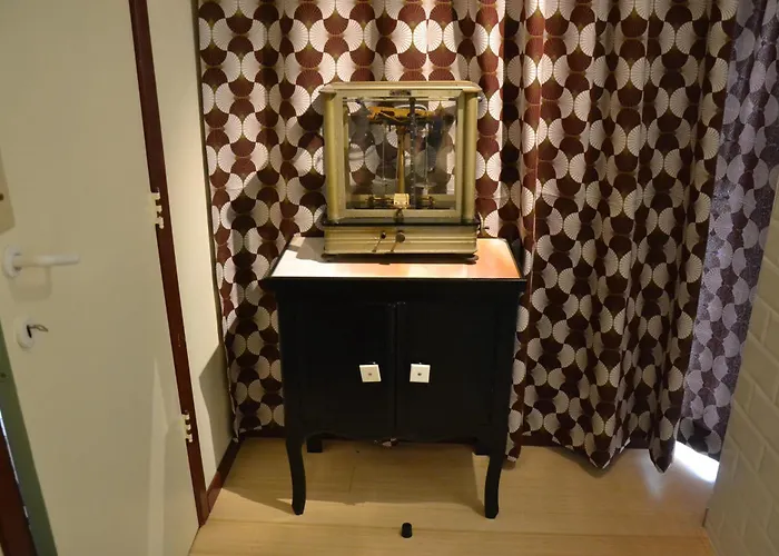 La Chapelle De Verre, Un Lieu Unique Au Monde * Ronquieres