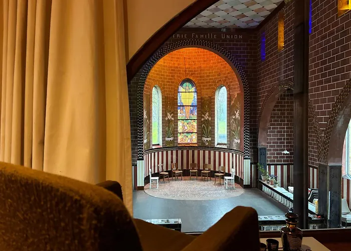 La Chapelle De Verre, Un Lieu Unique Au Monde